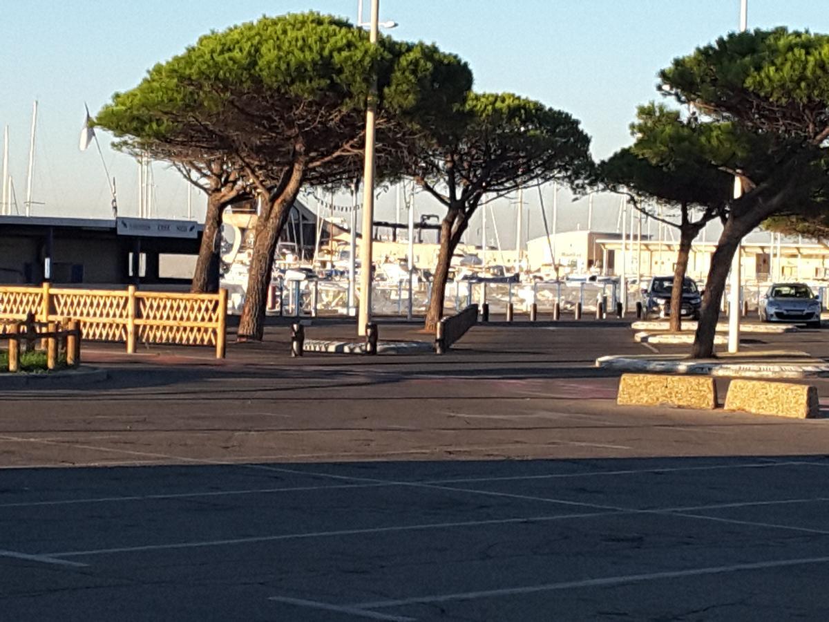 Hotel Restaurant Calypso Fos-sur-Mer Eksteriør bilde